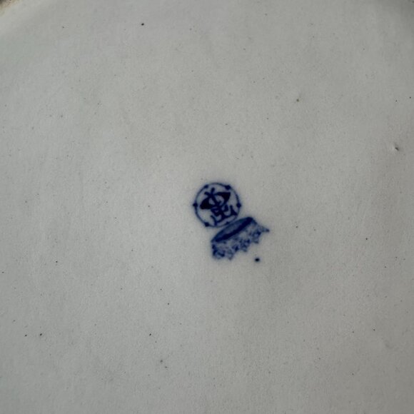 Vintage Blue Willow Trinket Dish - Blue and White Scenic Pottery Plate - Picture 9 of 9